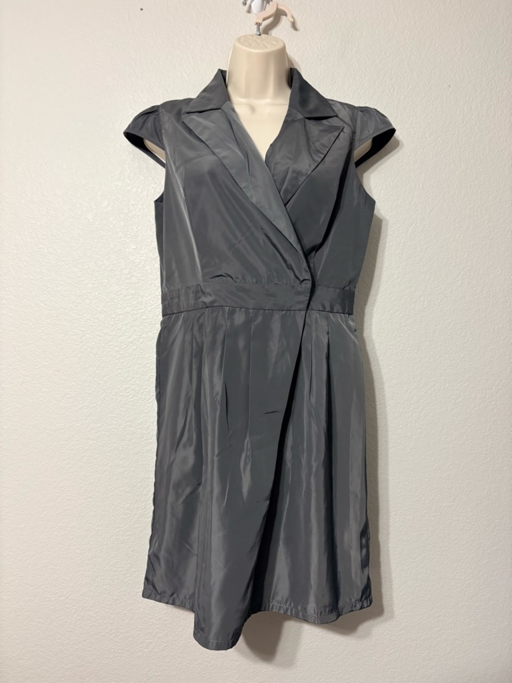 FIG- Canadian Travel Eco-conscious Brand Easy On Gray Dress Cap Sleeve V Neck - Picture 2 of 16